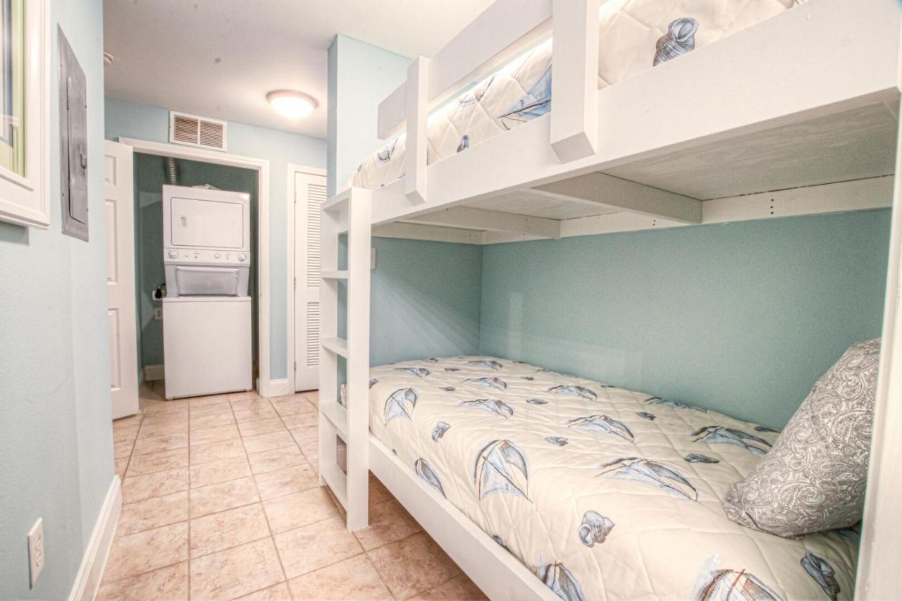 Beautiful 3 Bd Laketown Wharf 1133- Amenities!